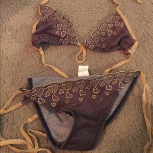 Bikini top and button quess s